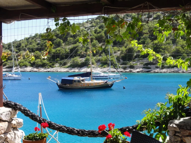 Noleggiare una Custom Made Larus - 3 + 1 cab. a Pirovac