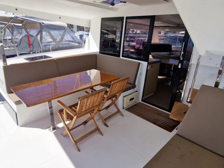 Noleggio Catamarano con o senza skipper Fountaine Pajot a Trogir