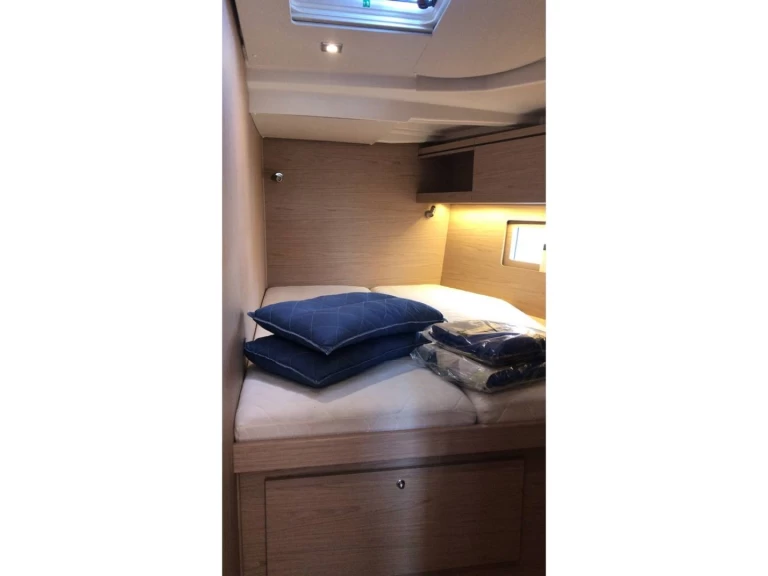 Noleggio Barca a vela Bénéteau con patente nautica