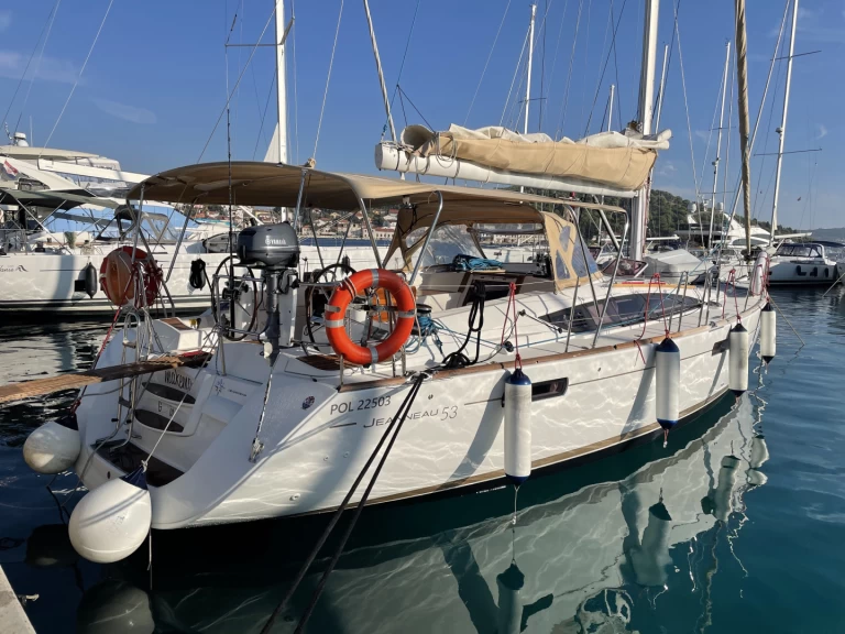 Noleggio barche Jeanneau Jeanneau 53 a Rogosnizza su Samboat