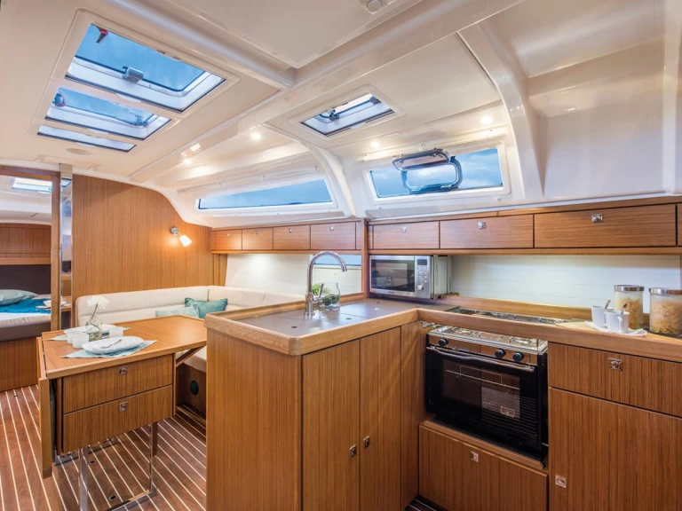 Noleggio a Trogir – Bavaria Bavaria Cruiser 37 Style su SamBoat