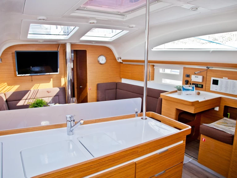 Noleggio Barca a vela Elan con patente nautica