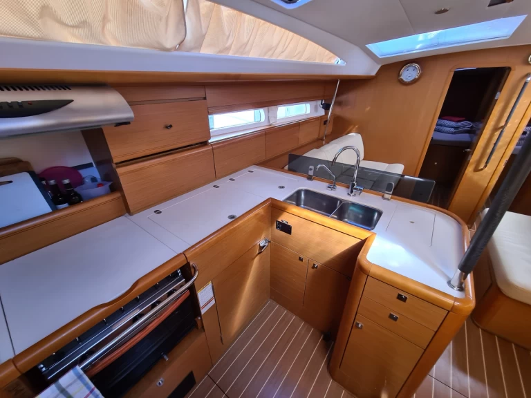 Noleggio barche Jeanneau Jeanneau 53 a Rogosnizza su Samboat