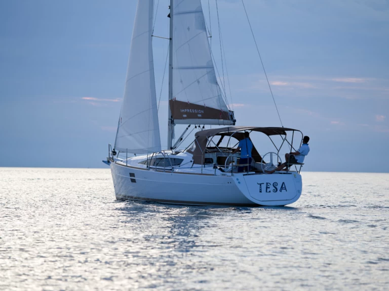 Noleggio Barca a vela a Castelli – Elan Impression 35
