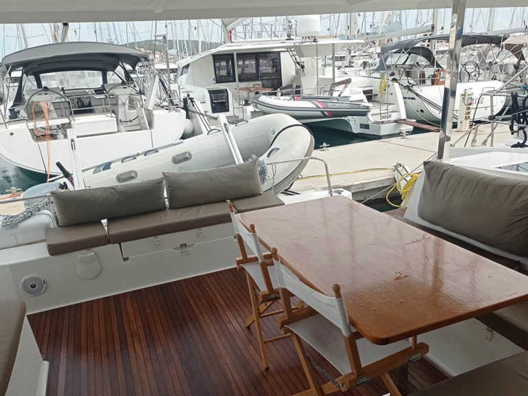 Noleggio Catamarano Fountaine Pajot con patente nautica