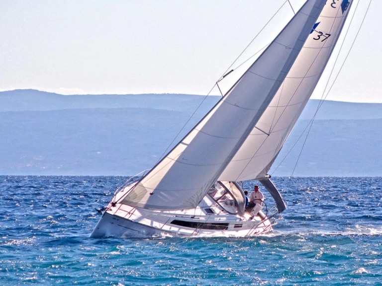 Noleggio Barca a vela a Spalato – Bavaria Cruiser 37