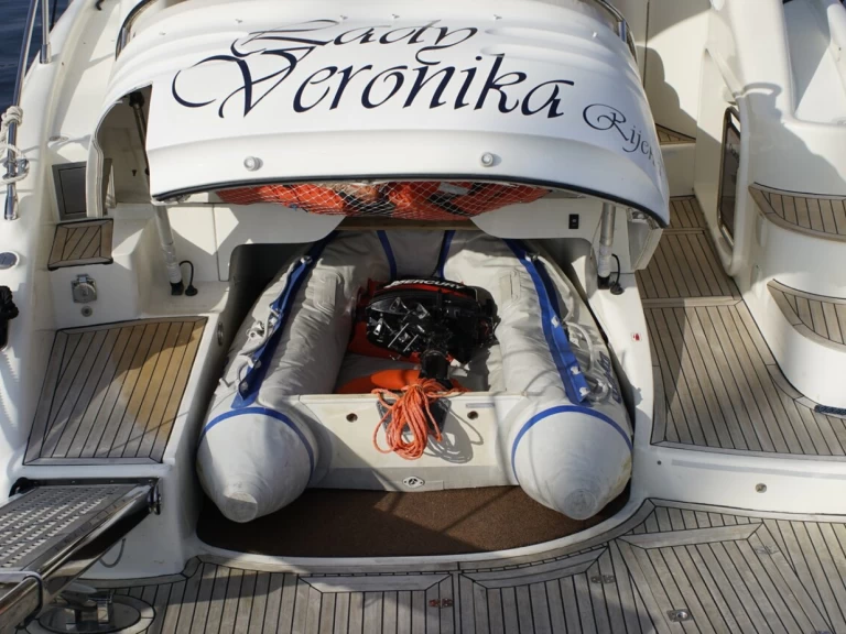 Yacht di lusso a noleggio a Punat al miglior prezzo