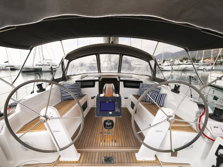 Hanse Hanse 418 da affittare a  Castelli