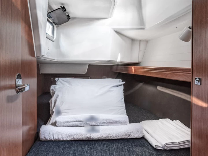 Bavaria Cruiser 37 da affittare a  Gouviá