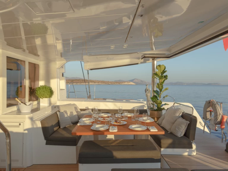 Noleggio a Ellinikó – Lagoon Lagoon 52 F su SamBoat