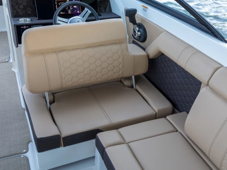 Noleggio Barca a motore Sea Ray con patente nautica