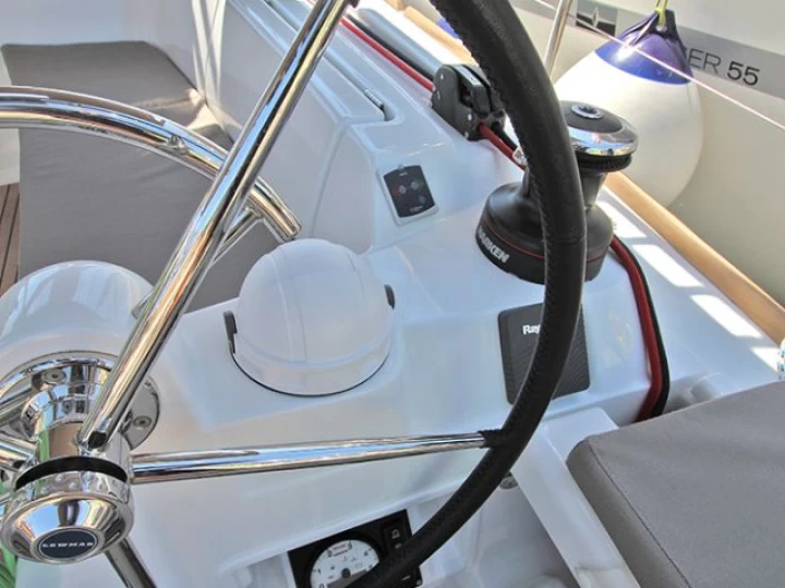 Noleggio Barca a vela Jeanneau con patente nautica