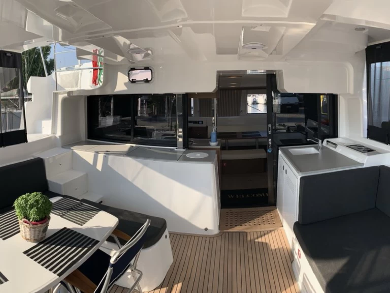 Noleggio barche Lagoon Lagoon 46 a Álimos su Samboat