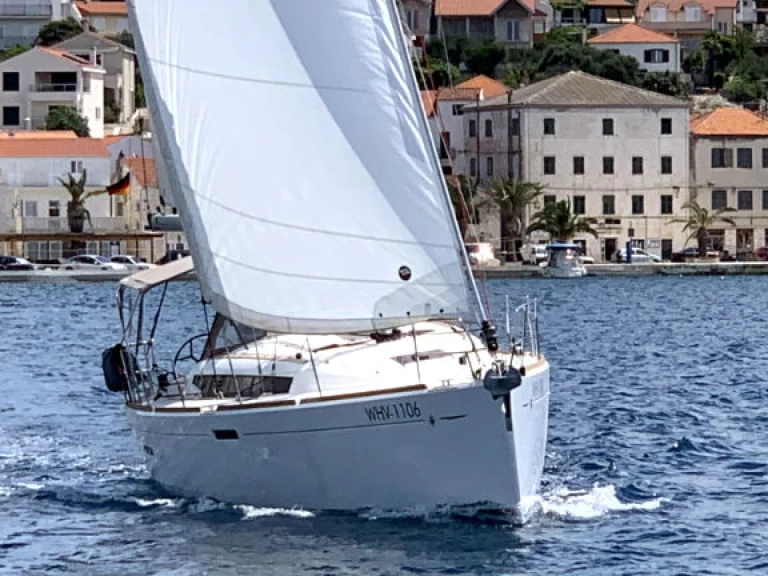 Noleggio barche Jeanneau Sun Odyssey 389 a Rogosnizza su Samboat