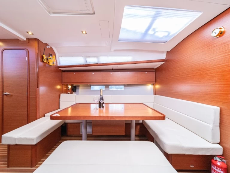 Noleggio Barca a vela con o senza skipper Dufour a Primošten