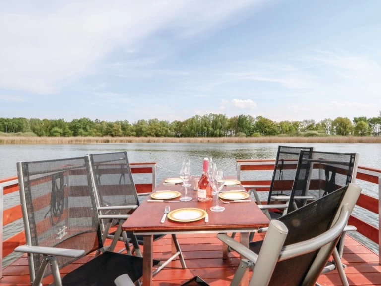 Houseboat a noleggio a Buchholz al miglior prezzo