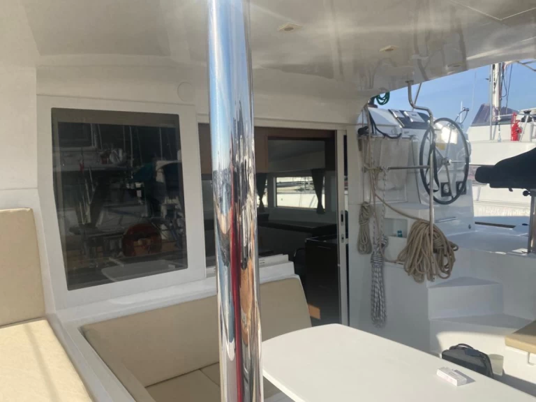 Lagoon Lagoon 40 da affittare a  Salerno