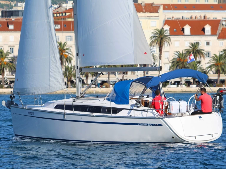 Bavaria Cruiser 34 da affittare a  Spalato