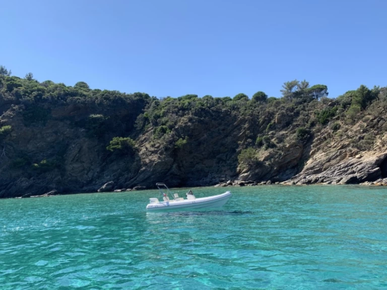 Gommone a noleggio a Cavalaire-sur-Mer al miglior prezzo