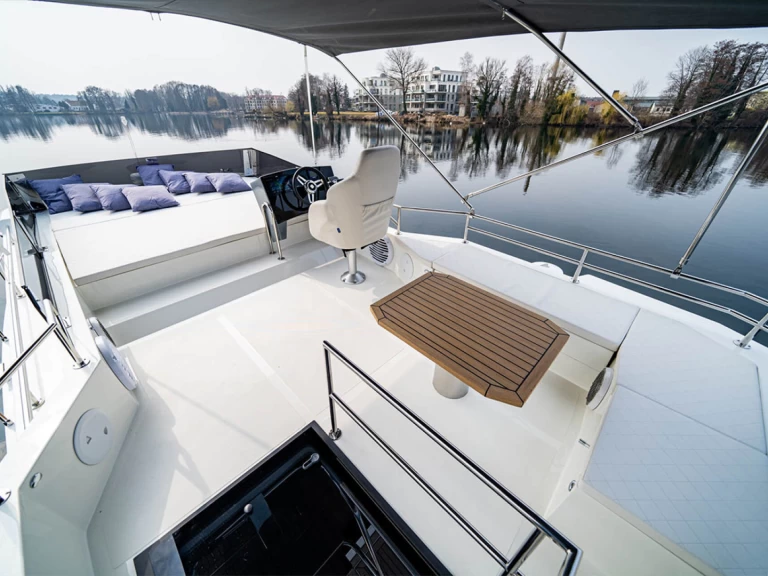 Noleggio Yacht di lusso a Sukošan – Cobra Yachts Seamaster 45