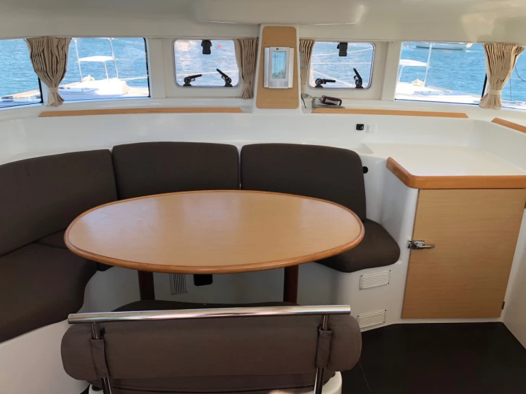 Lagoon Lagoon 380 S2 da affittare a  Gouviá