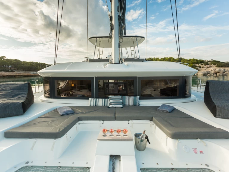 Noleggio Catamarano Lagoon con patente nautica