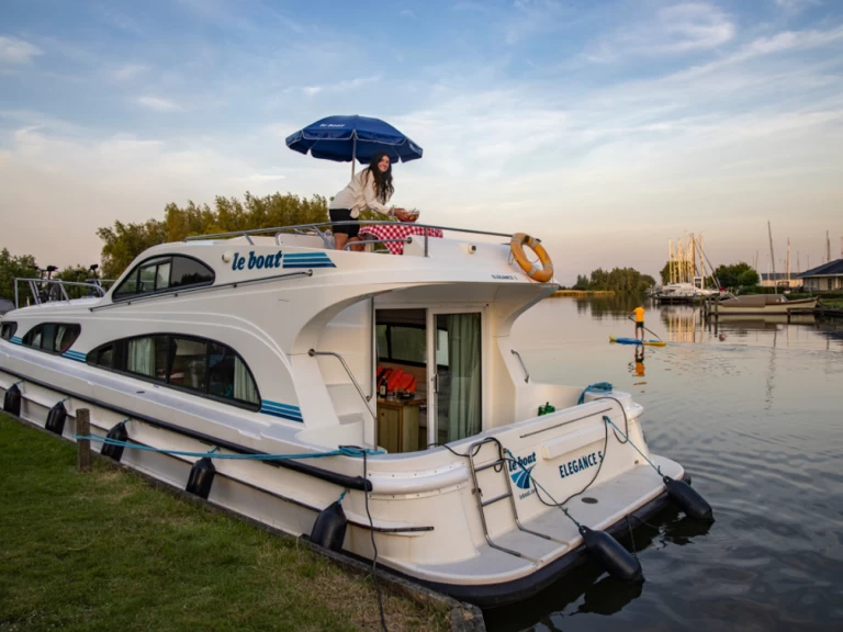 Noleggio Houseboat Comfort con patente nautica