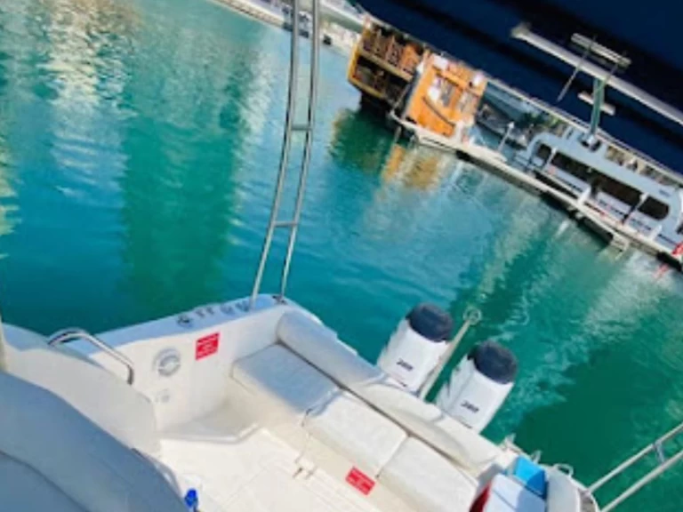 Noleggio Barca a motore a Dubai Marina – Gulf Craft - Majesty Yachts Majesty 33ft