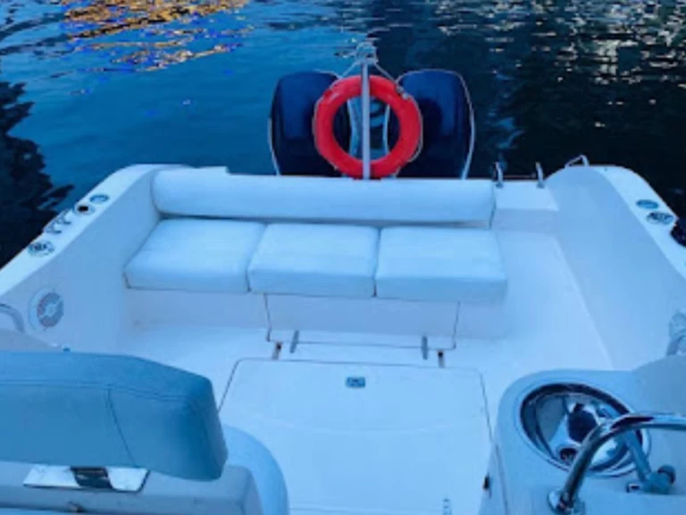 Noleggio Barca a motore con o senza skipper Gulf Craft - Majesty Yachts a Dubai Marina