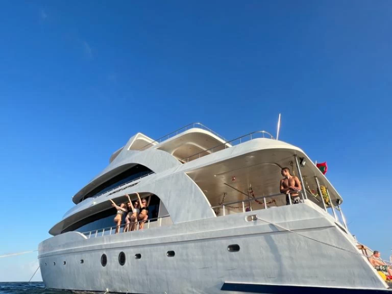 Noleggio Yacht di lusso a Malé – Custom Made North Seven