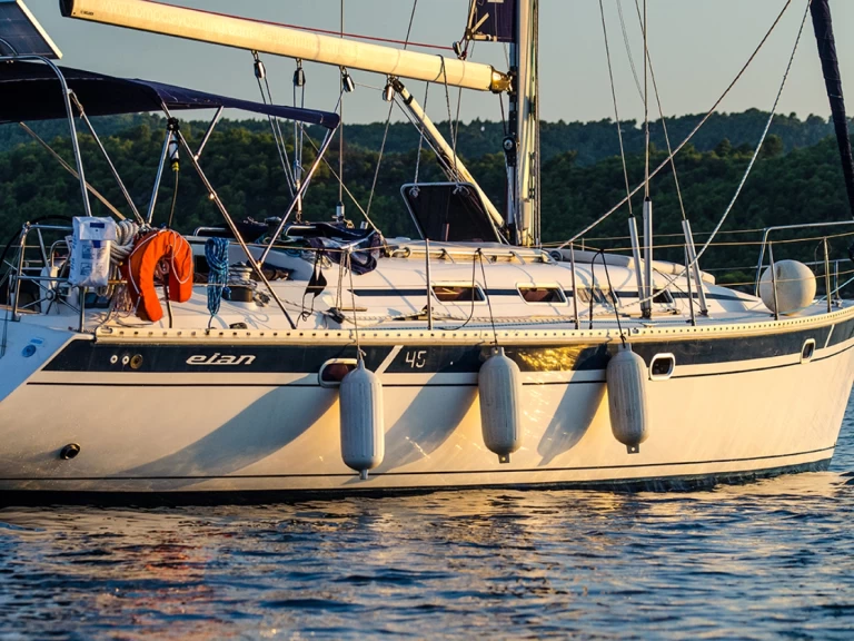 Noleggio Barca a vela a Sithonia – Elan Elan 45