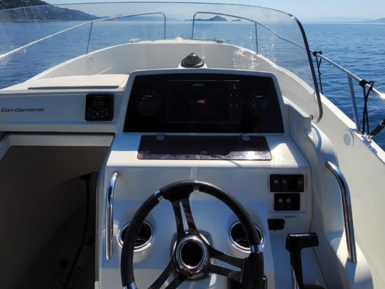 Noleggio Barca a motore Jeanneau con patente nautica