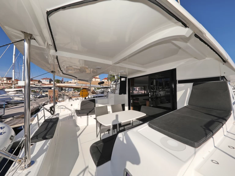 Catamarano a noleggio a Sebenico al miglior prezzo