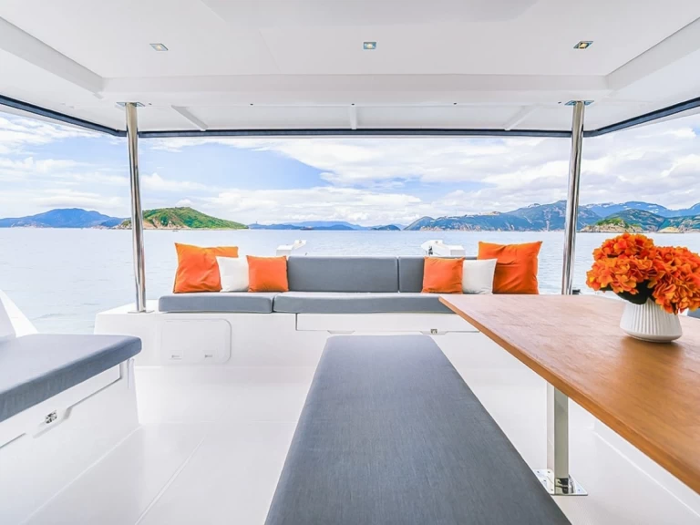 Noleggio Catamarano Fountaine Pajot con patente nautica