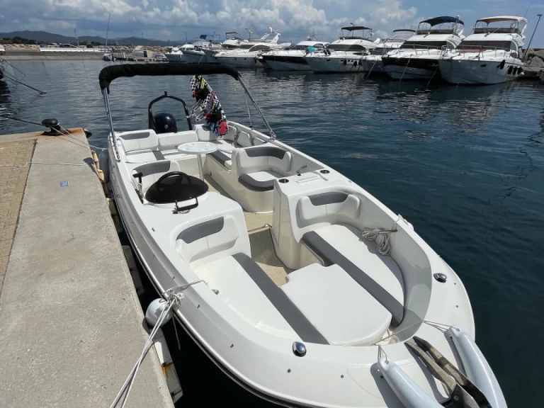 Noleggio barche Bayliner Element E7 a Hyères su Samboat