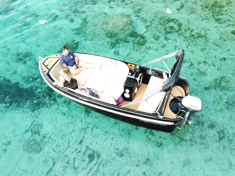 Noleggio Barca a motore Mareti con patente nautica