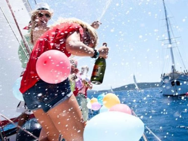 Barca a motore a noleggio a Seconda Circoscrizione al miglior prezzo