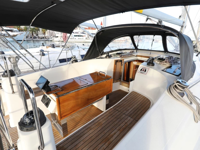 Bavaria Cruiser 40 da affittare a  Trogir