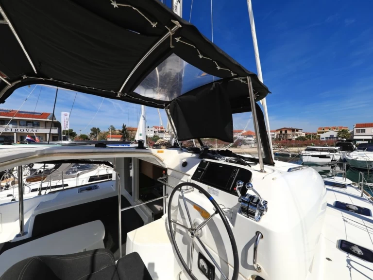 Noleggio barche Lagoon Lagoon 40 a Pirovac su Samboat