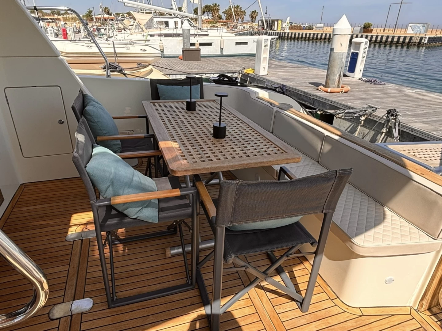 Flybridge dining area