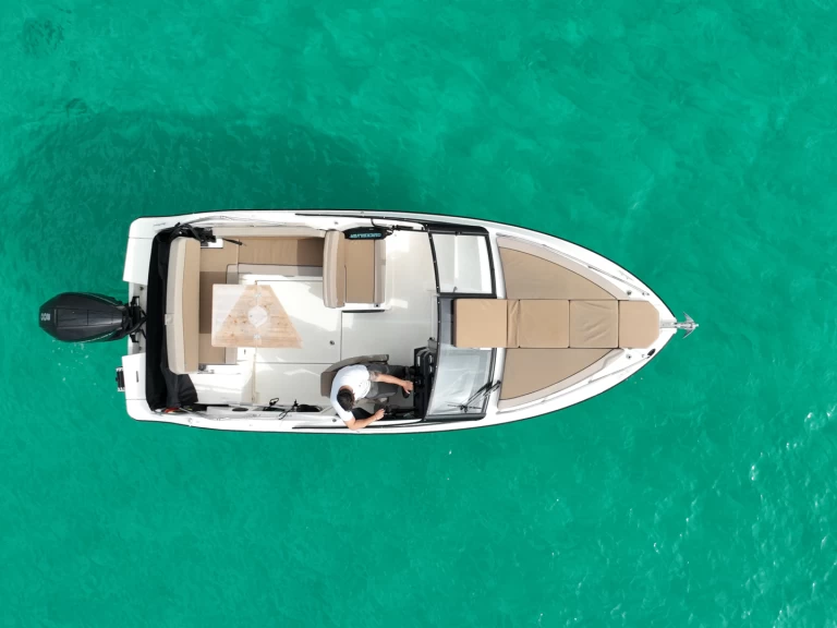 Noleggio Barca a motore Quicksilver con patente nautica