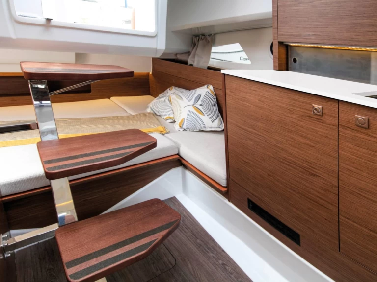 Jeanneau Cap Camarat 9.0 WA da affittare a  Port du Lavandou