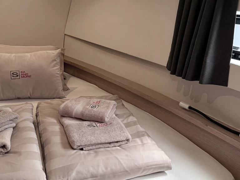 Noleggio barche Fountaine Pajot Fountaine Pajot MY 37 a Rogosnizza su Samboat
