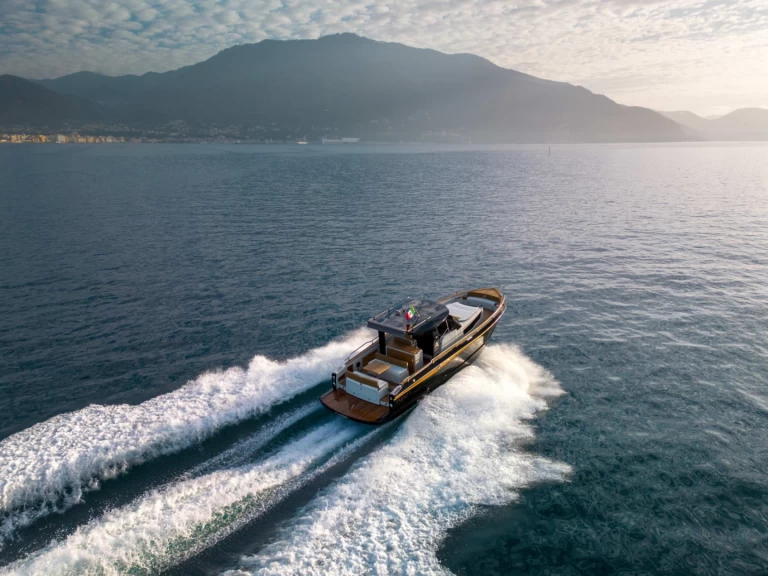 Noleggio Barca a motore ITALUYRE con patente nautica