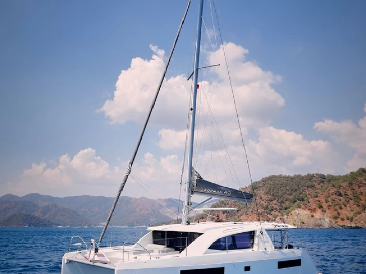 Noleggio Catamarano a Fethiye – Leopard Catamarans / Robertson & Caine Leopard 40