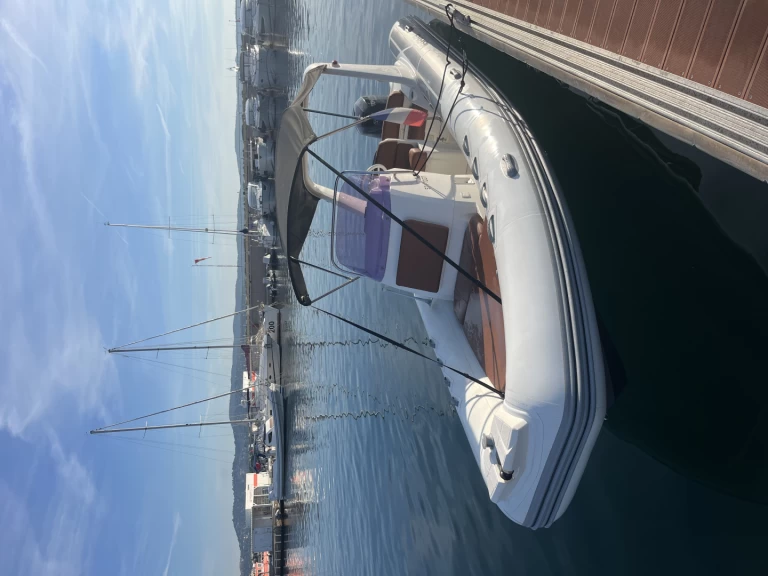 Gommone a noleggio a Cavalaire-sur-Mer al miglior prezzo