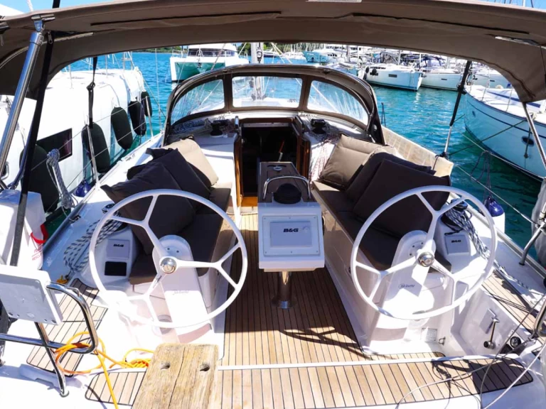 Noleggio Barca a vela a Gouviá – Bavaria Cruiser 34