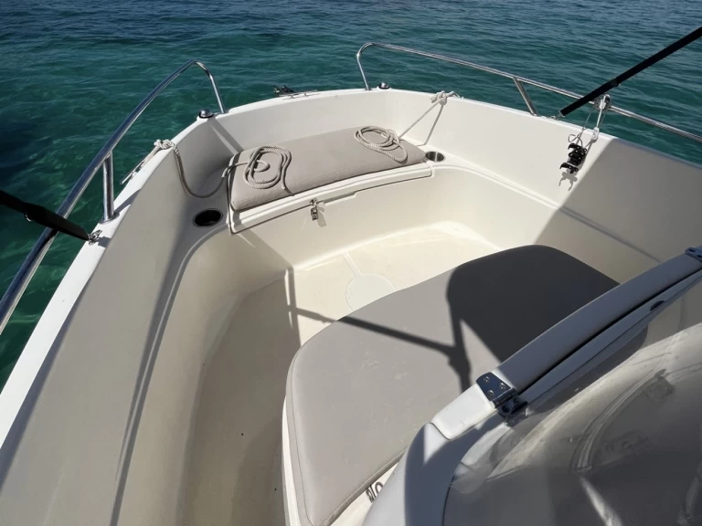 Noleggio Barca a motore B2 Marine con patente nautica