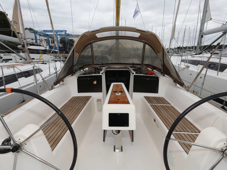 Noleggio barche Sebenico economico Dufour 350 Grand Large