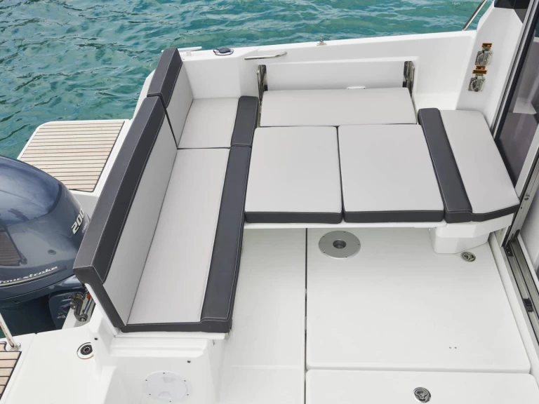 Barca a motore a noleggio a Trogir al miglior prezzo